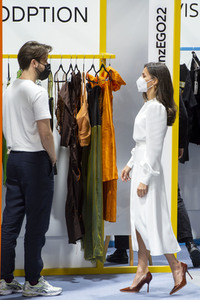 Königin Letizia besucht die 75. Mercedes-Benz Fashion Week Madrid