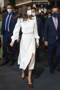 Königin Letizia besucht die 75. Mercedes-Benz Fashion Week Madrid
