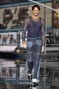 Andres Sarda Fashion Show auf der 75. Mercedes-Benz Fashion Week Madrid