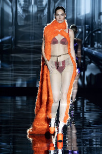 Andres Sarda Fashion Show auf der 75. Mercedes-Benz Fashion Week Madrid