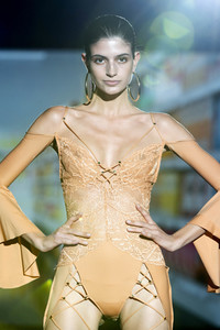 Andres Sarda Fashion Show auf der 75. Mercedes-Benz Fashion Week Madrid