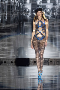 Andres Sarda Fashion Show auf der 75. Mercedes-Benz Fashion Week Madrid