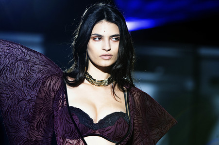 Andres Sarda Fashion Show auf der 75. Mercedes-Benz Fashion Week Madrid