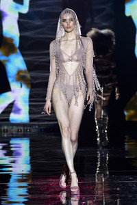 Andres Sarda Fashion Show auf der 75. Mercedes-Benz Fashion Week Madrid
