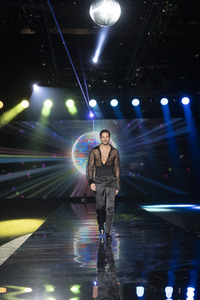 Andres Sarda Fashion Show auf der 75. Mercedes-Benz Fashion Week Madrid