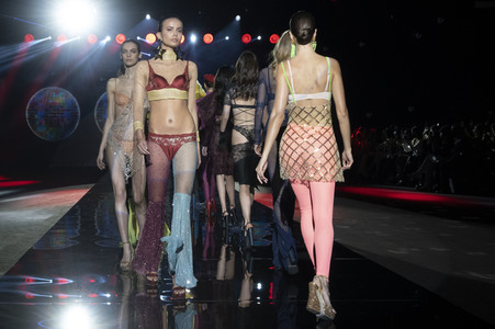 Andres Sarda Fashion Show auf der 75. Mercedes-Benz Fashion Week Madrid