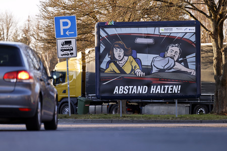 Symbolfoto Autobahnplakate