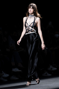 Claro Couture Fashion Show auf der 75. Mercedes-Benz Fashion Week Madrid