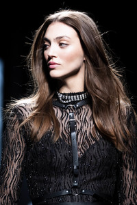 Claro Couture Fashion Show auf der 75. Mercedes-Benz Fashion Week Madrid