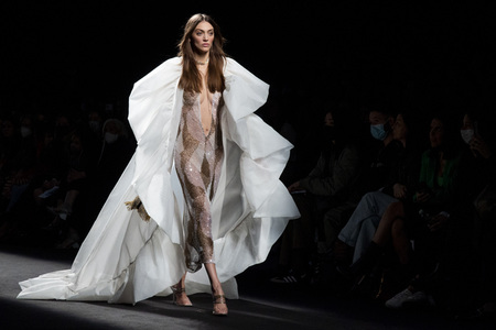 Claro Couture Fashion Show auf der 75. Mercedes-Benz Fashion Week Madrid