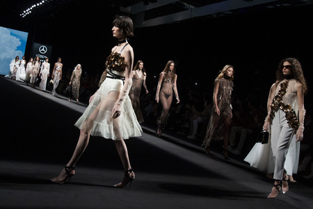 Claro Couture Fashion Show auf der 75. Mercedes-Benz Fashion Week Madrid