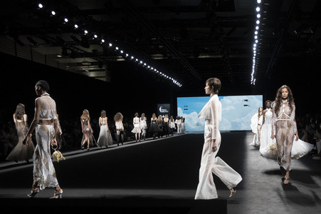 Claro Couture Fashion Show auf der 75. Mercedes-Benz Fashion Week Madrid