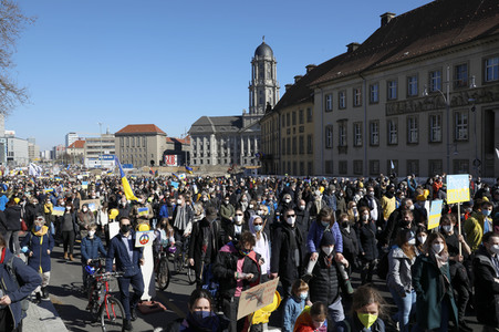 Großdemonstration gegen den Krieg in der Ukraine in Berlin