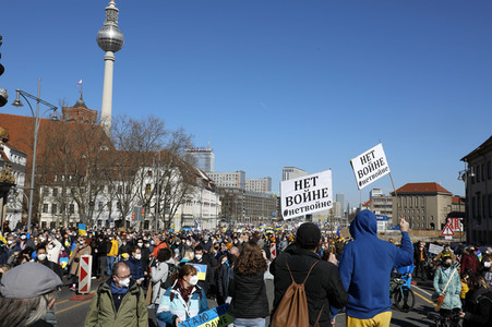 Großdemonstration gegen den Krieg in der Ukraine in Berlin