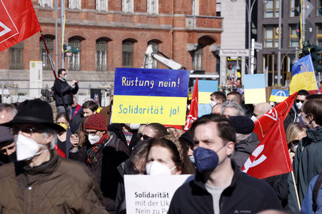 Großdemonstration gegen den Krieg in der Ukraine in Berlin