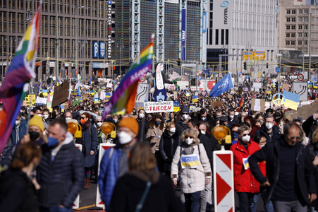 Großdemonstration gegen den Krieg in der Ukraine in Berlin