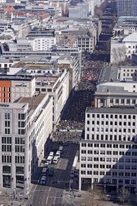 Großdemonstration gegen den Krieg in der Ukraine in Berlin