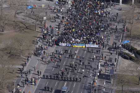 Großdemonstration gegen den Krieg in der Ukraine in Berlin