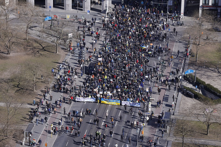 Großdemonstration gegen den Krieg in der Ukraine in Berlin