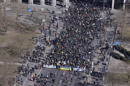 Großdemonstration gegen den Krieg in der Ukraine in Berlin