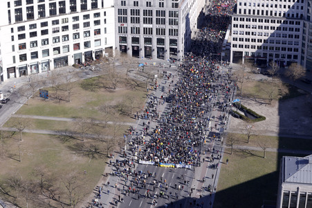 Großdemonstration gegen den Krieg in der Ukraine in Berlin