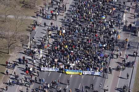 Großdemonstration gegen den Krieg in der Ukraine in Berlin