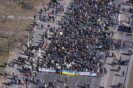 Großdemonstration gegen den Krieg in der Ukraine in Berlin