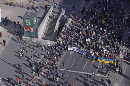 Großdemonstration gegen den Krieg in der Ukraine in Berlin