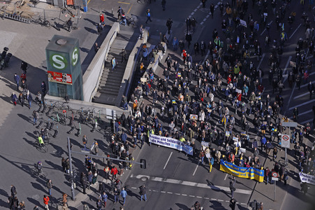 Großdemonstration gegen den Krieg in der Ukraine in Berlin
