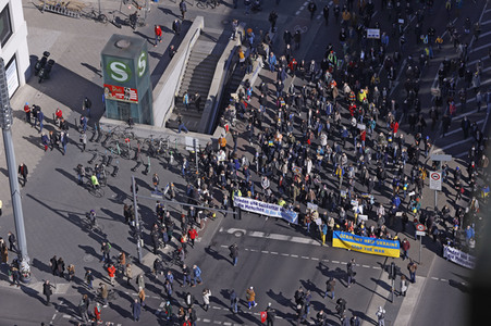 Großdemonstration gegen den Krieg in der Ukraine in Berlin