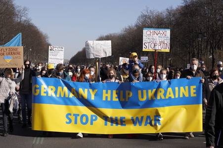 Großdemonstration gegen den Krieg in der Ukraine in Berlin