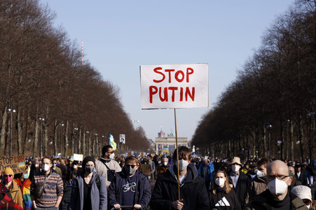 Großdemonstration gegen den Krieg in der Ukraine in Berlin