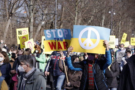 Großdemonstration gegen den Krieg in der Ukraine in Berlin