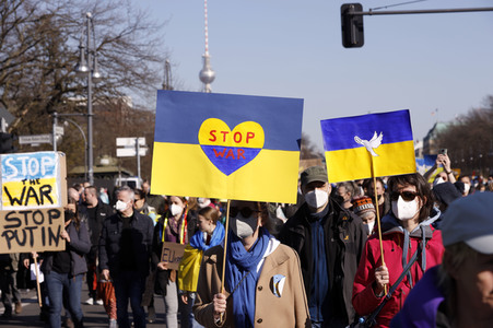 Großdemonstration gegen den Krieg in der Ukraine in Berlin