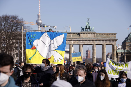 Großdemonstration gegen den Krieg in der Ukraine in Berlin