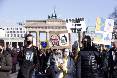 Großdemonstration gegen den Krieg in der Ukraine in Berlin