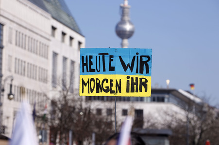 Großdemonstration gegen den Krieg in der Ukraine in Berlin
