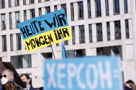 Großdemonstration gegen den Krieg in der Ukraine in Berlin