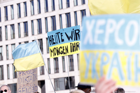 Großdemonstration gegen den Krieg in der Ukraine in Berlin