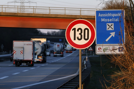 Symbolfoto Tempolimit