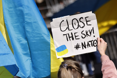 Demo gegen den Krieg in der Ukraine in Köln