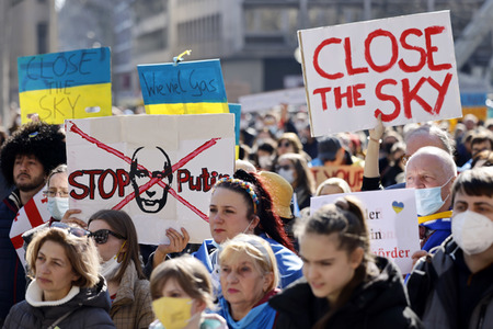 Demo gegen den Krieg in der Ukraine in Köln