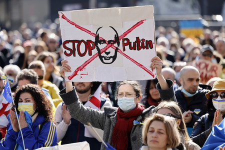 Demo gegen den Krieg in der Ukraine in Köln