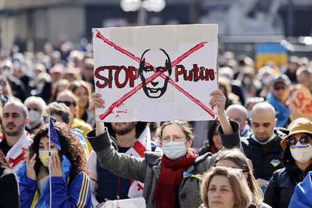 Demo gegen den Krieg in der Ukraine in Köln