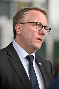 Pressestatement von Morten Bodskov im NATO Hauptquartier in Brüssel
