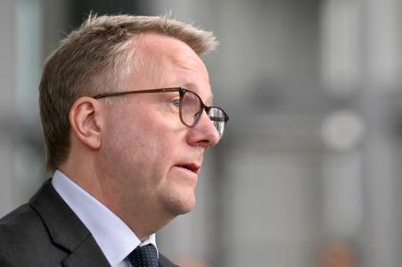 Pressestatement von Morten Bodskov im NATO Hauptquartier in Brüssel