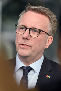 Pressestatement von Morten Bodskov im NATO Hauptquartier in Brüssel