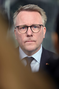 Pressestatement von Morten Bodskov im NATO Hauptquartier in Brüssel