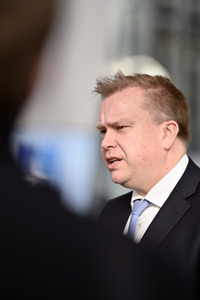 Pressestatement von Antti Kaikkonen im NATO Hauptquartier in Brüssel