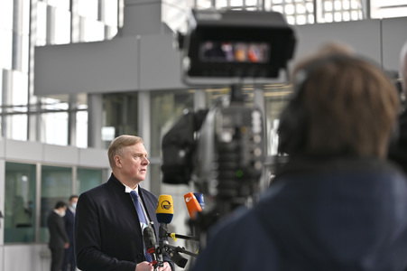 Pressestatement von Kalle Laanet im NATO Hauptquartier in Brüssel